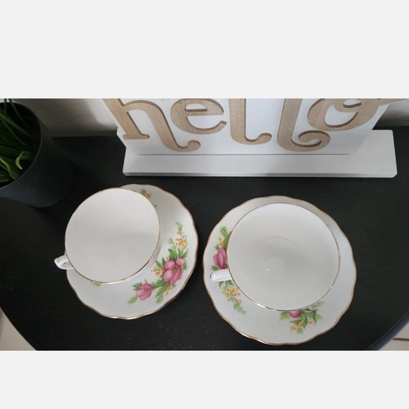 Royal Vale Tea set of 2 Pink Floral Pattern Vintage Bone China from England - Picture 5 of 10